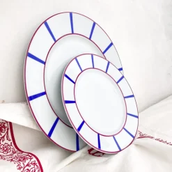 Assiette plate basque rouge et bleue