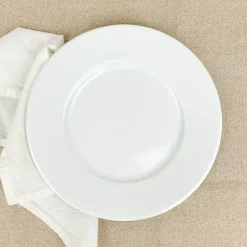 Assiette plate en émail blanc