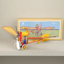 Avion Ikarus