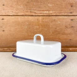 Beurrier en émail blanc avec liseré bleu