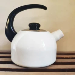 Bouilloire siffleuse 2L en émail