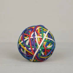 Boule de 270 élastiques