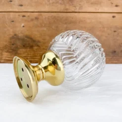 Boule de rampe en cristal et laiton
