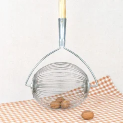 Boule ramasse noix