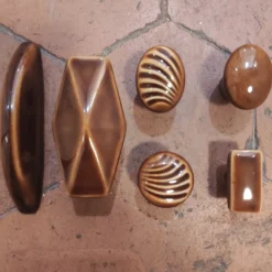 Boutons de porte & placards porcelaine brun