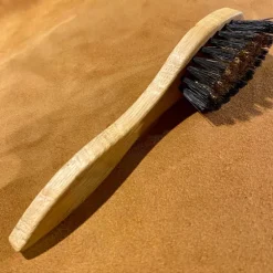 Brosse à daim crin et laiton