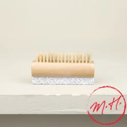 Brosse à ongles avec pierre ponce