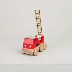 Camion de pompier en bois