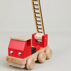 Camion de pompier en bois
