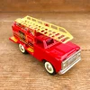Camion de pompiers en métal