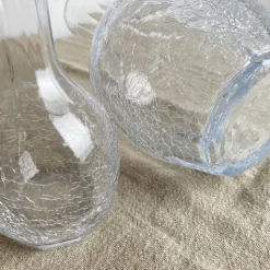 Carafe en verre craquelé