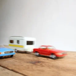 Caravane et Mercedes miniatures