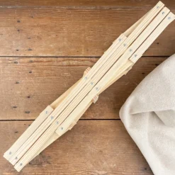 Casier en bois à croisillons pour 12 bouteilles