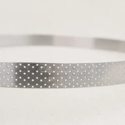 Cercle à tarte perforé en inox De Buyer
