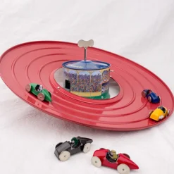 Circuit de course de voitures mécaniques