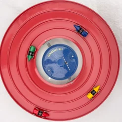 Circuit de course de voitures mécaniques