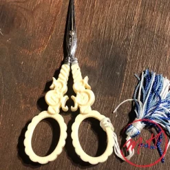 Ciseaux à broder façon ivoire monogrammés