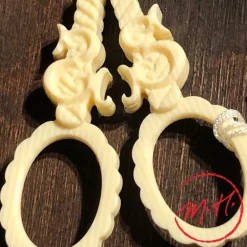 Ciseaux à broder façon ivoire monogrammés