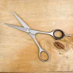 Ciseaux droits coiffeur professionnel