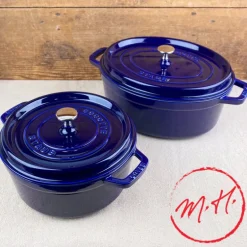 Cocotte en fonte bleu intense