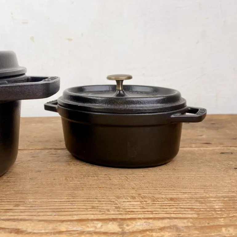Cocotte en fonte ovale noire mate