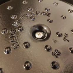 Cocotte en fonte ronde cerise