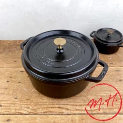 Cocotte en fonte ronde noire mate