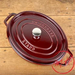 Cocotte ovale en fonte grenat