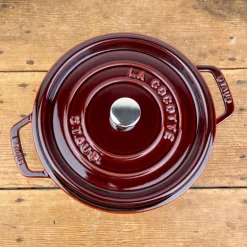 Cocotte ronde en fonte grenat