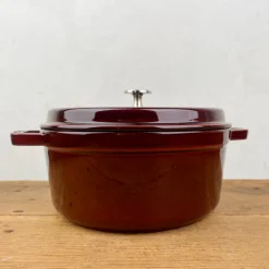 Cocotte ronde en fonte grenat