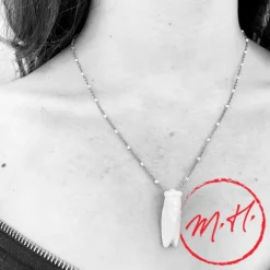 Collier cigale faïence blanche