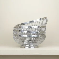 Corbeille de table chromée