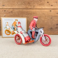 Couple sur moto et side-car
