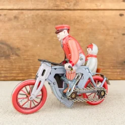Couple sur moto et side-car