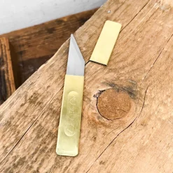 Couteau kiridashi laiton