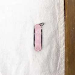 Couteau Suisse onglier en aluminium gaufré