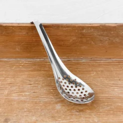 Cuillère percée pour cuisine moléculaire
