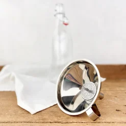 Entonnoir en inox avec filtre amovible