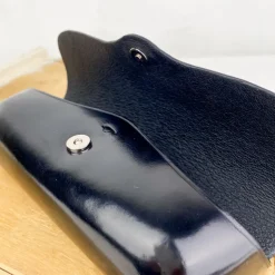 Etui à lunettes en cuir à rabat