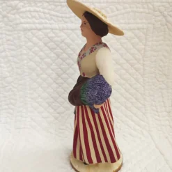 Femme à la lavande 18cm