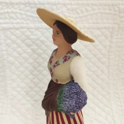 Femme à la lavande 18cm