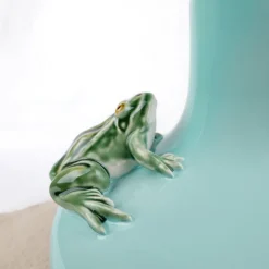 Grand vase décoré de deux grenouilles