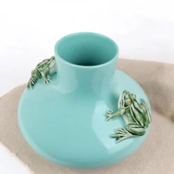 Grand vase décoré de deux grenouilles