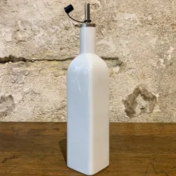 Huilier en céramique blanche