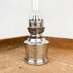 Lampe à pétrole base droite en étain