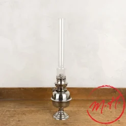 Lampe à pétrole en étain