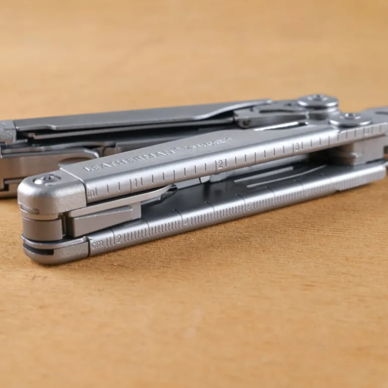 Leatherman Surge 21 fonctions