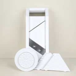 Mandoline avec poussoir et accessoires