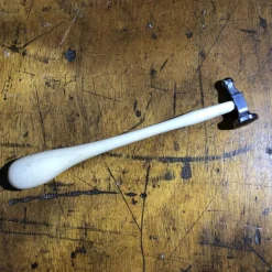 Marteau de 27 cm