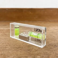 Mini niveau transparent avec aimant